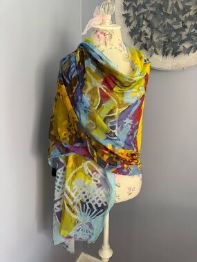 Vibrant Multicolor Fish 🐠 Print Lightweight Scarf Wrap